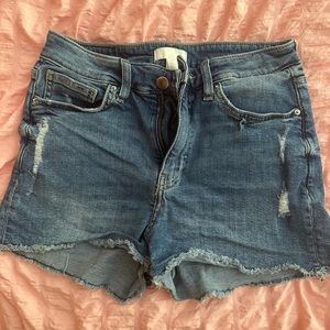 Like new ! Great fitting H&M shorts !